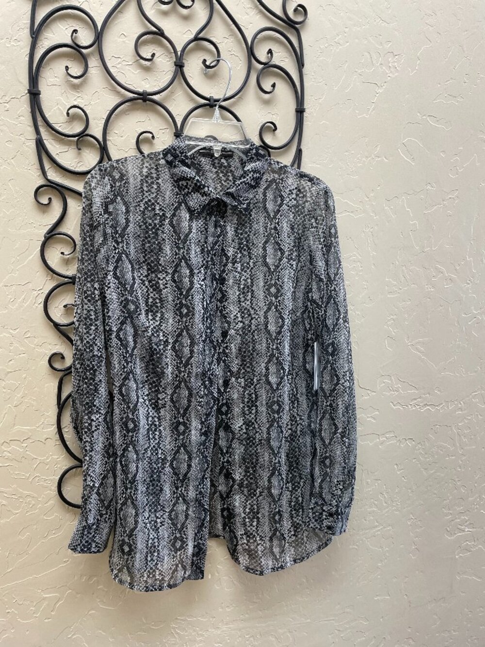 Guess Long Sleeve Button-up Snakeskin Print Blouse for Women